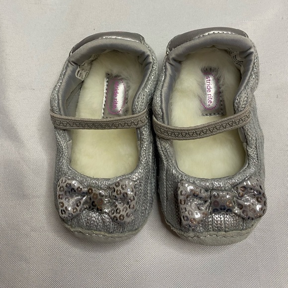 Stride Rite silver shoes sequin bows Size 2 - Picture 4 of 7